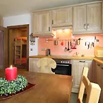 Teddybaer Ski-to-door Apartment *