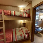 Teddybaer Ski-to-door Apartment *